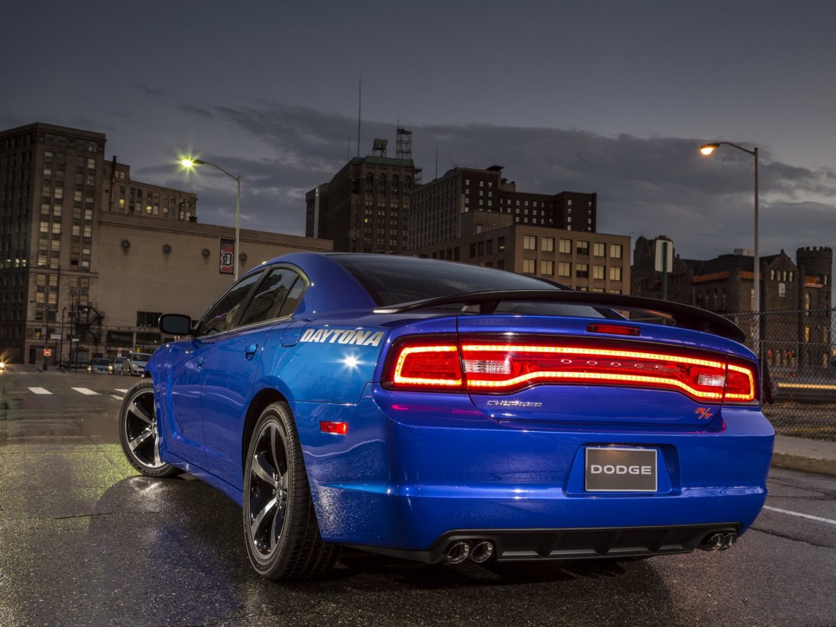 Dodge Charger srt 2013