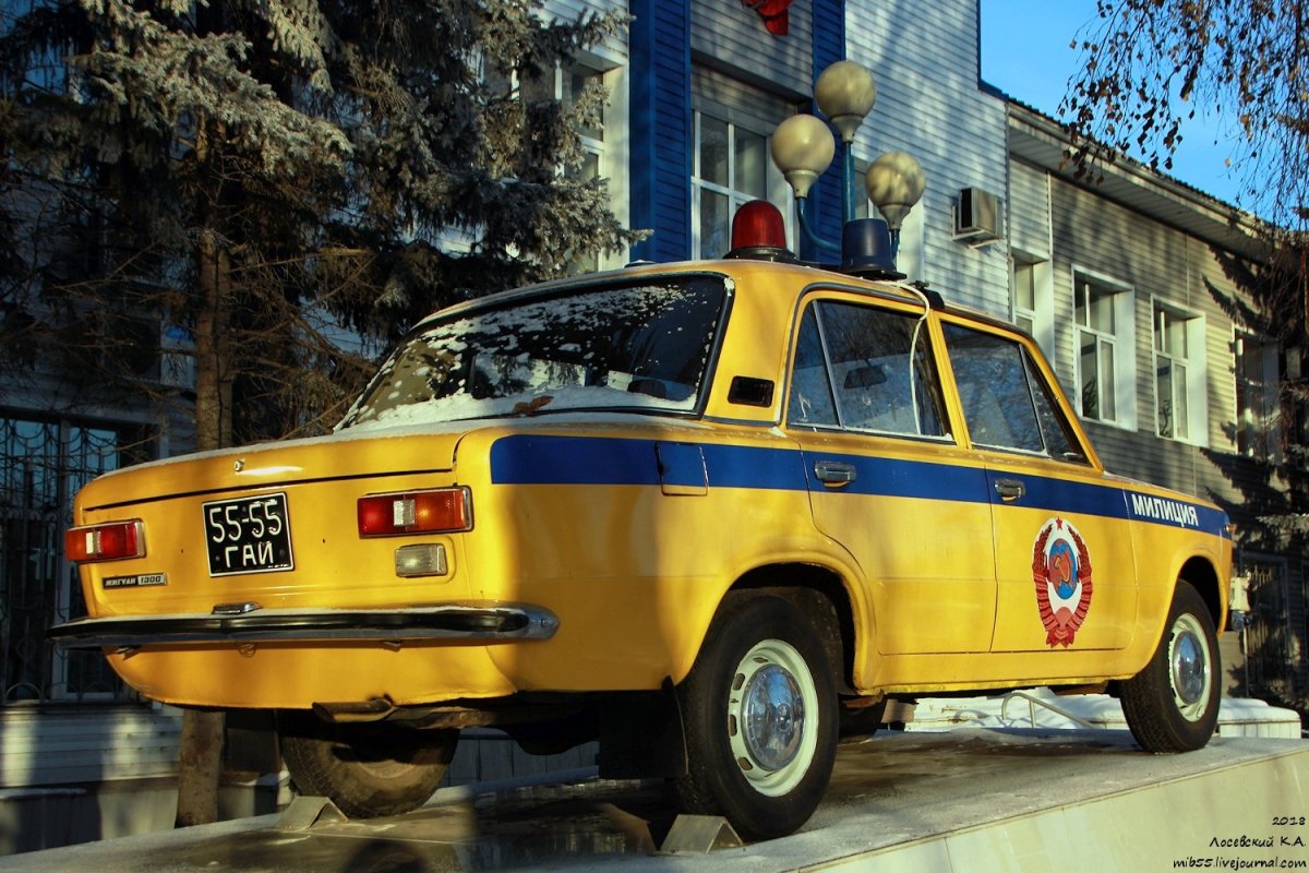 Советские машины с мигалками