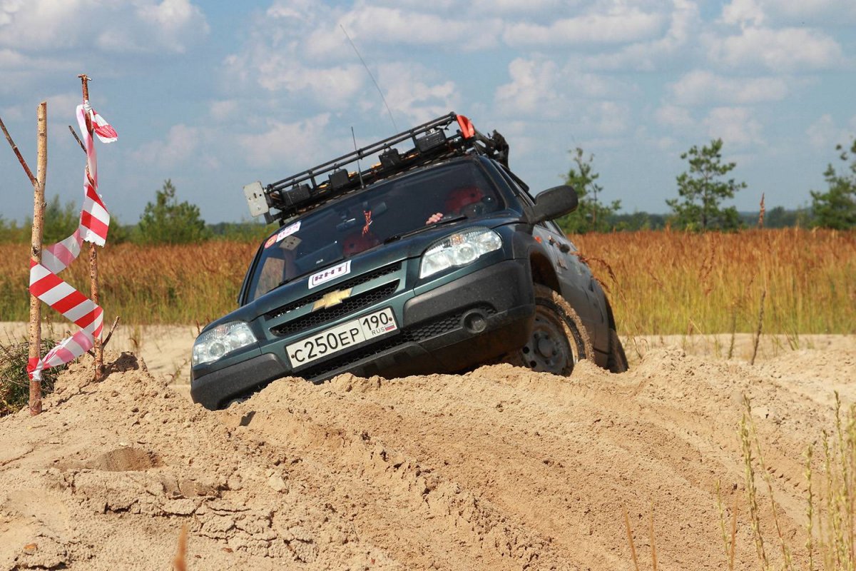 Chevrolet Niva off Road белая