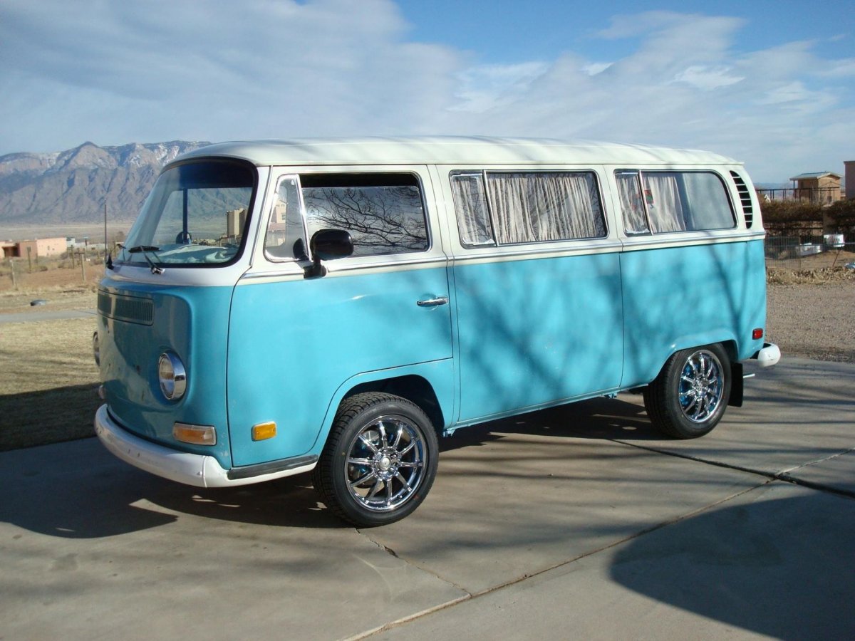 VW Surf Bus