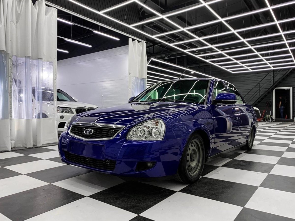 Синяя Приора седан