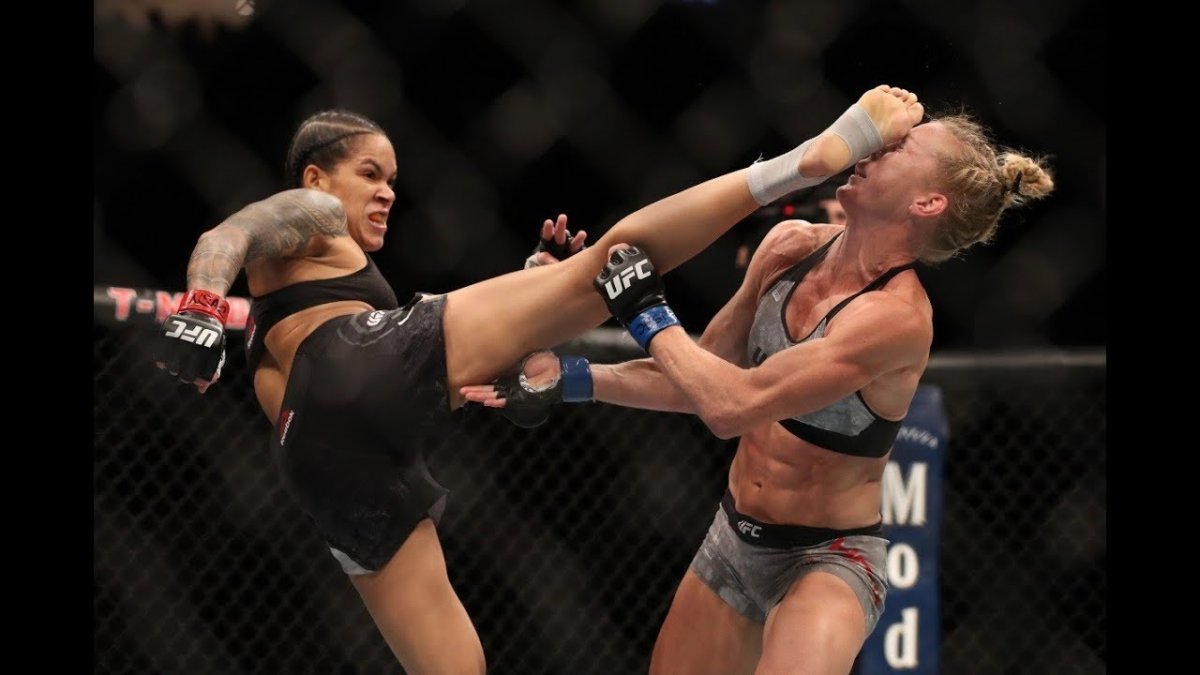 Чемпионка UFC Ронда Роузи