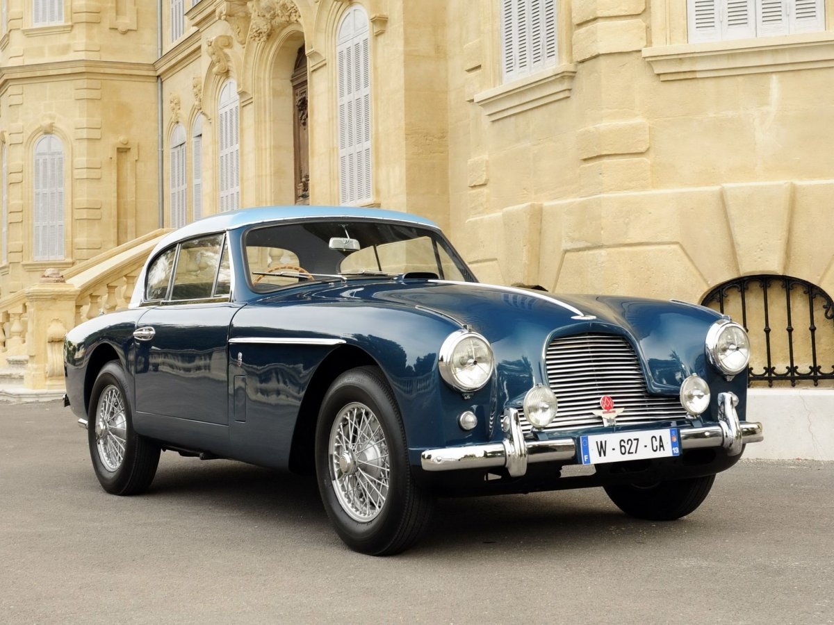 Астон Мартин db4 2