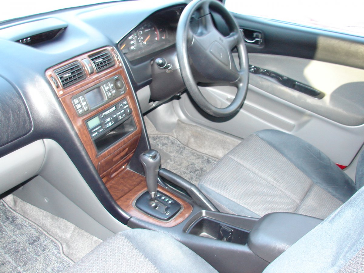Toyota Harrier 2001 салон
