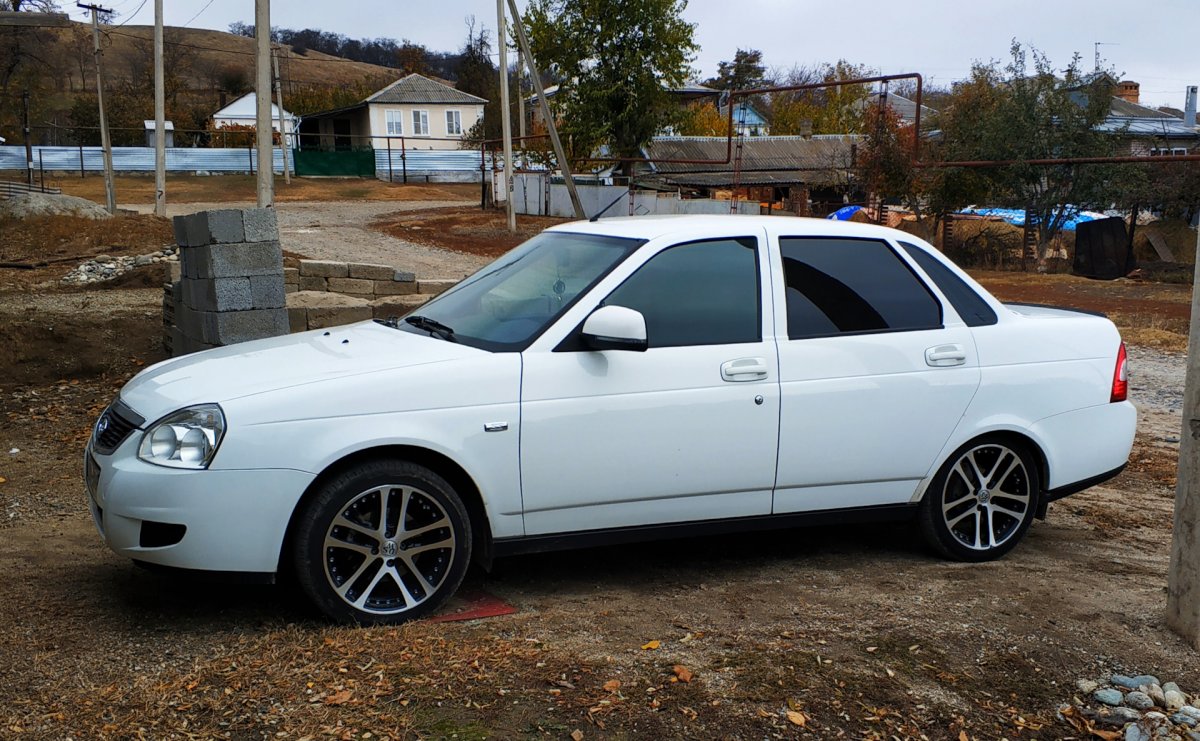 Лада Приора 2 r16