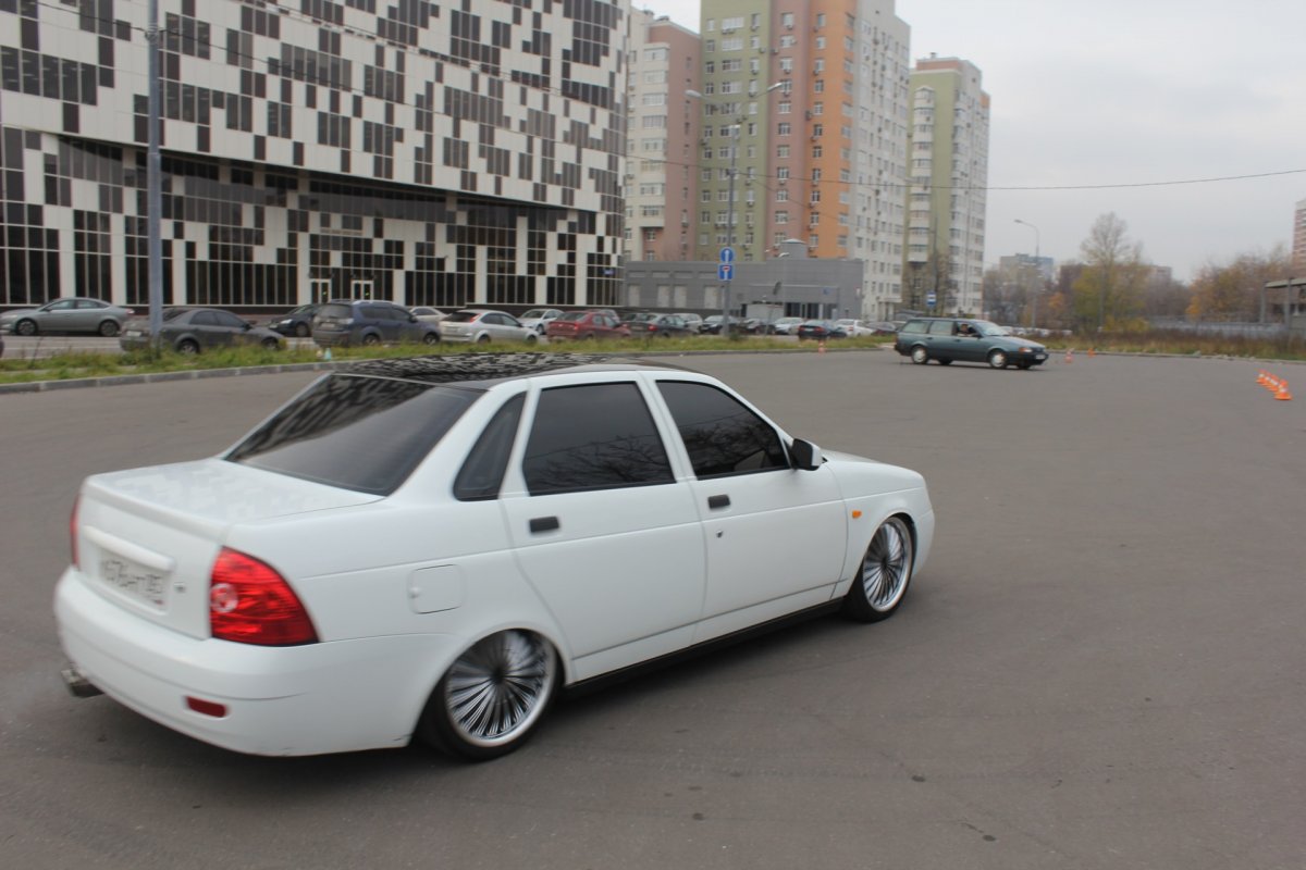 Приора универсал белая r17