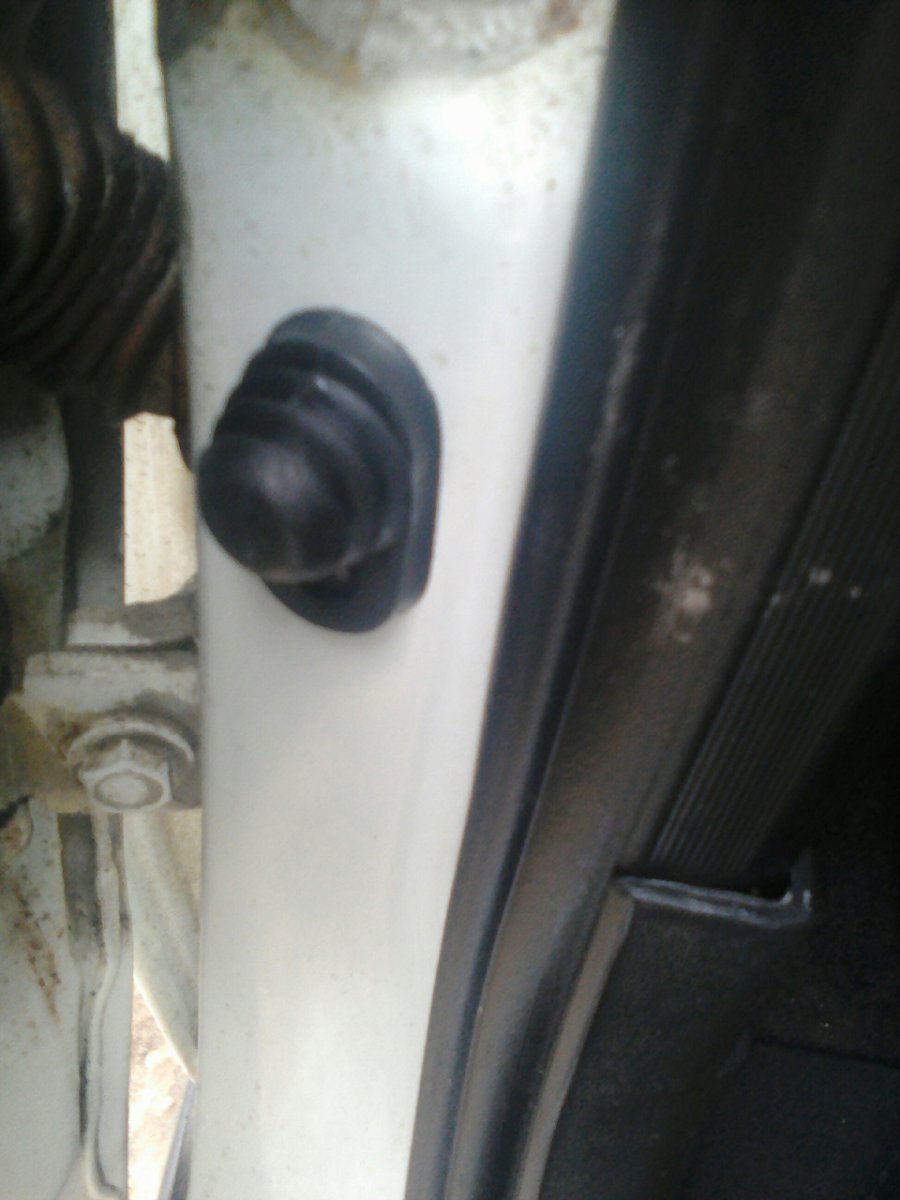 Концевик двери багажника Приора седан