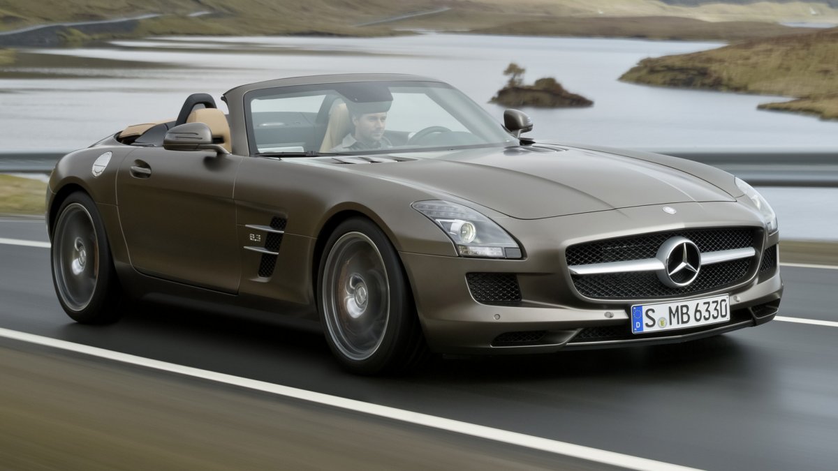 Mercedes Benz SLS