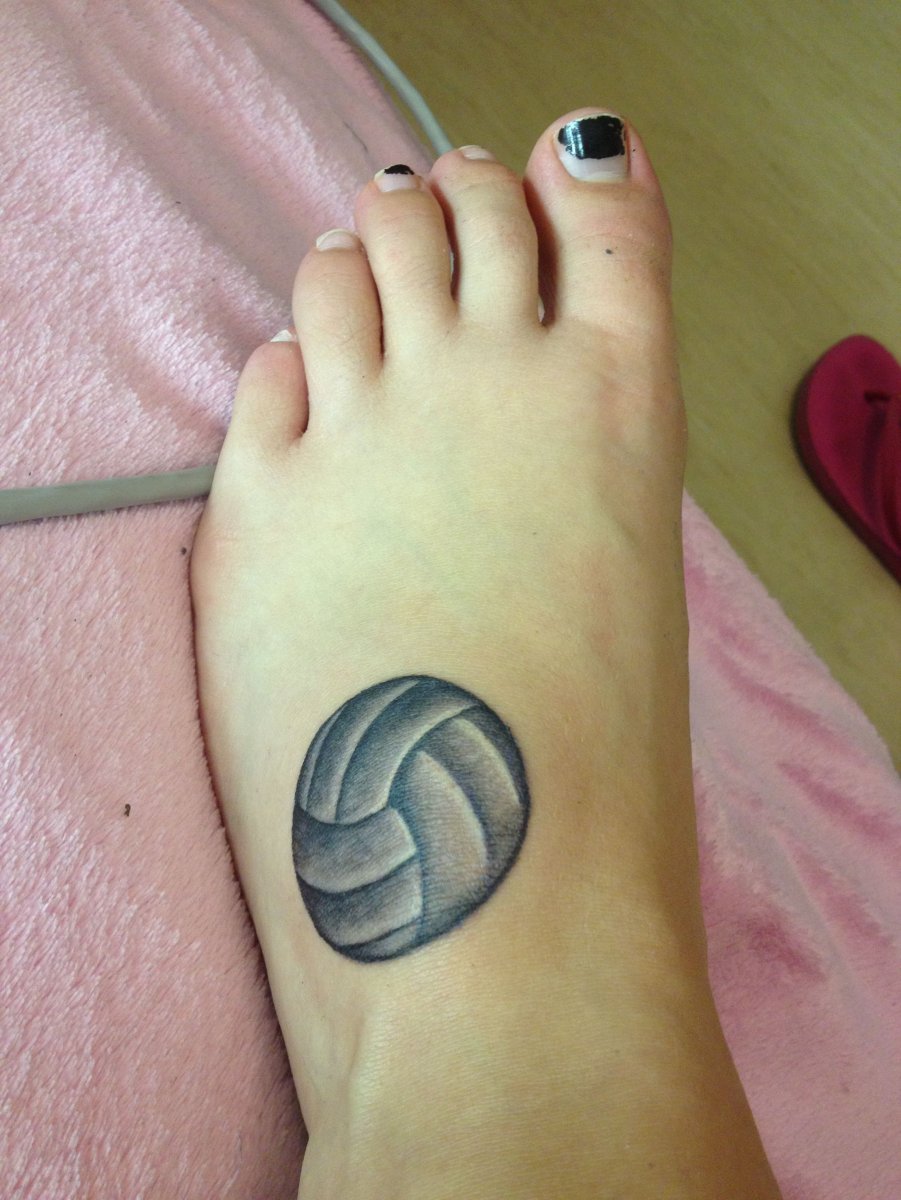 Волейбольный мячик тату