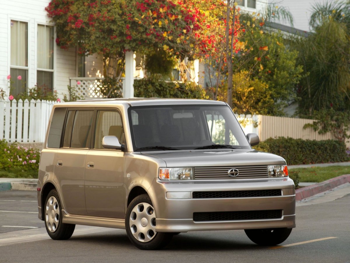 Scion XB 5