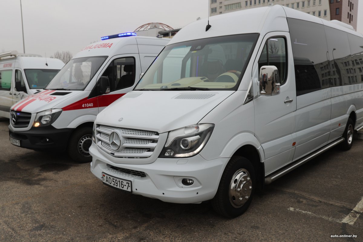1 43 Mercedes Benz Sprinter 2 (906) Ambulance