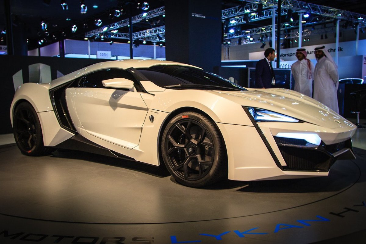 Суперкар Lykan Hypersport