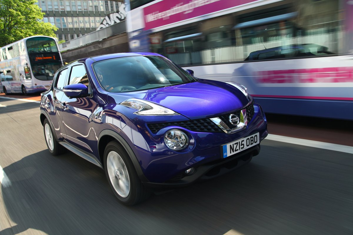 Nissan Juke фиолетовый