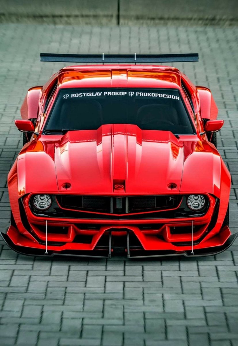 Мустанг Феррари и Ламборджини