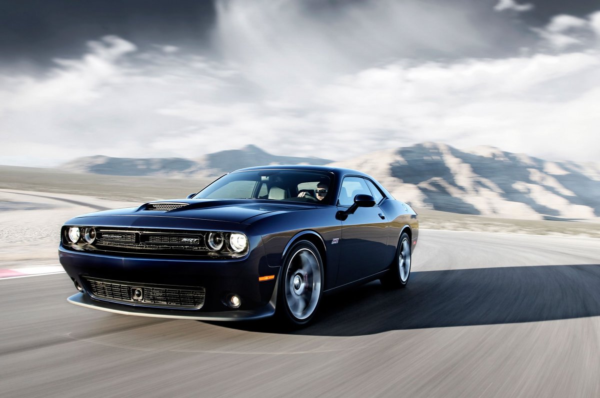 Dodge Challenger srt 2015