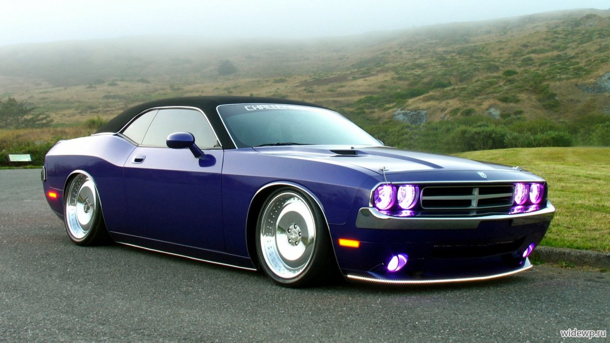 Modifiyeli dodge Challenger