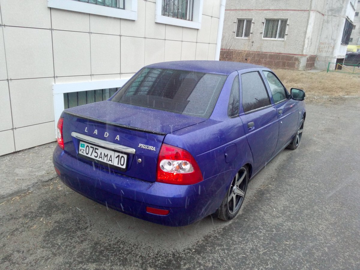 Приора мускари седан