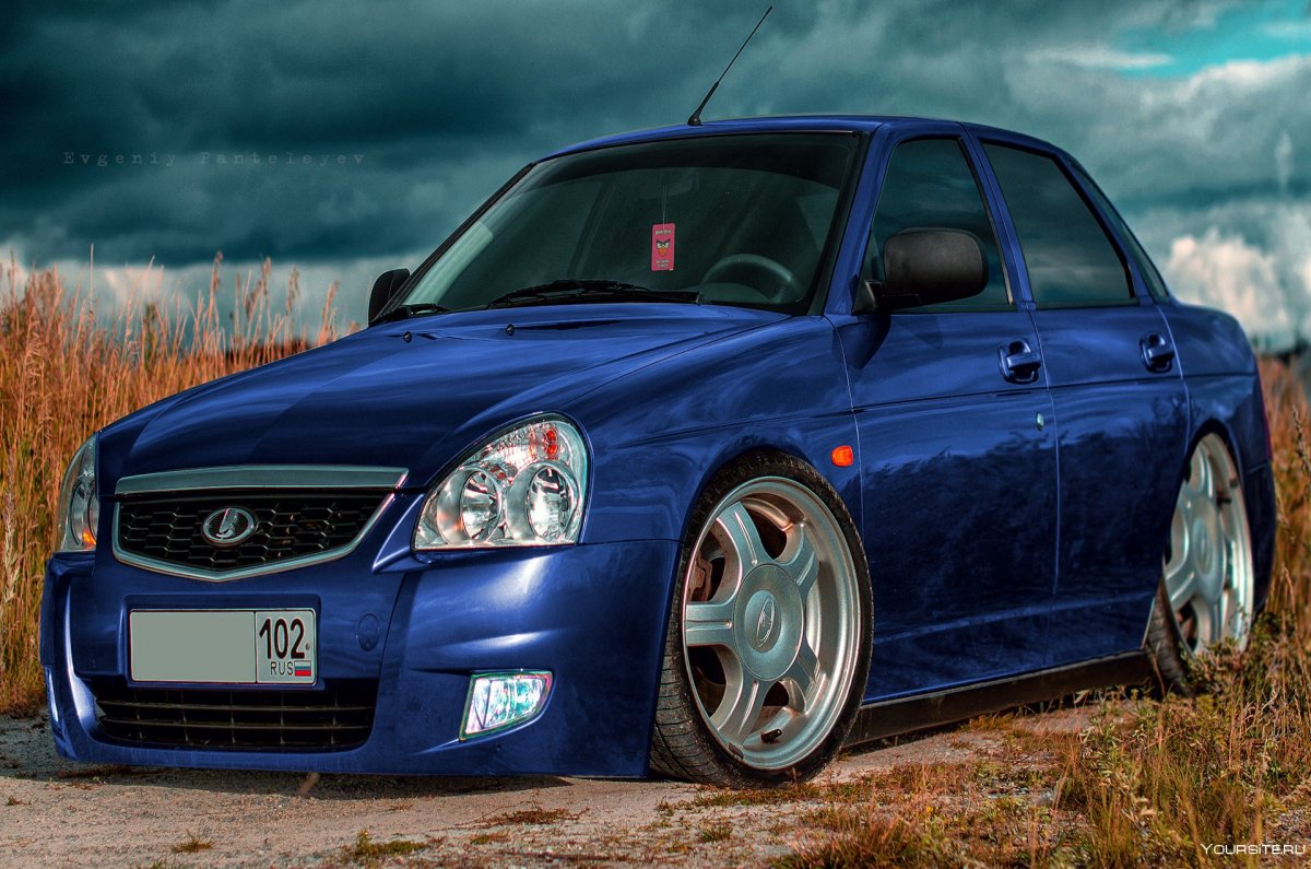 Lada Priora синяя