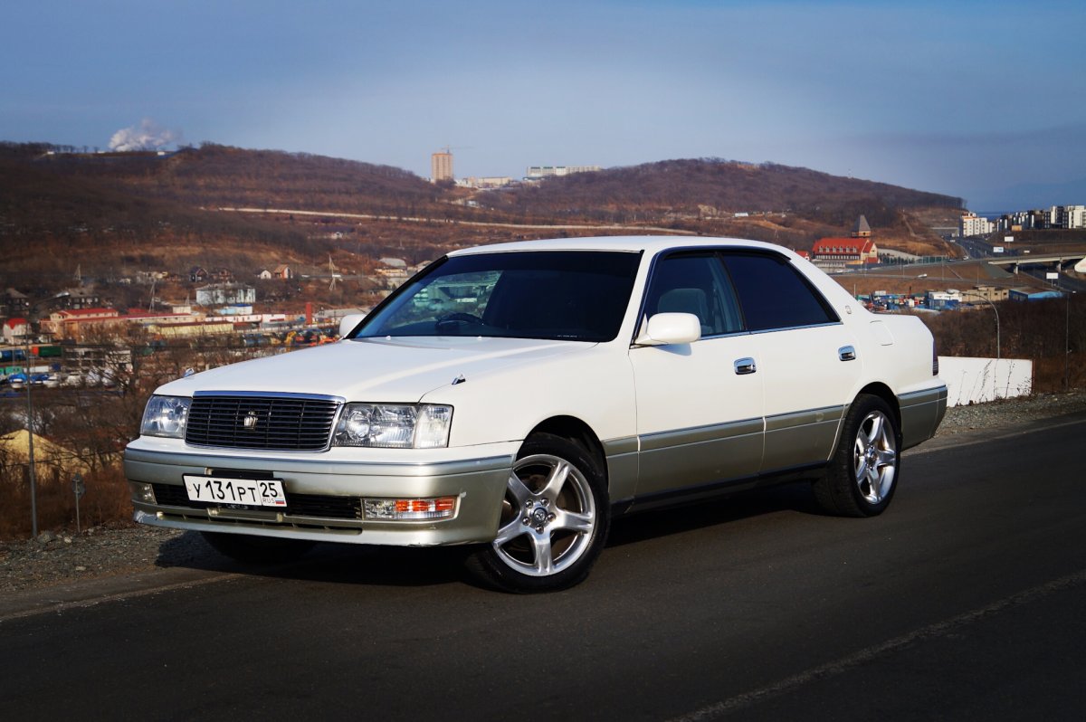 Toyota Crown s150 Royal Saloon