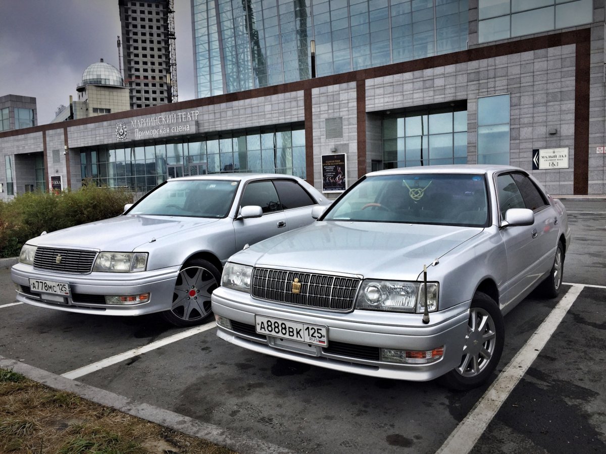 Тойота Краун 1998 белый