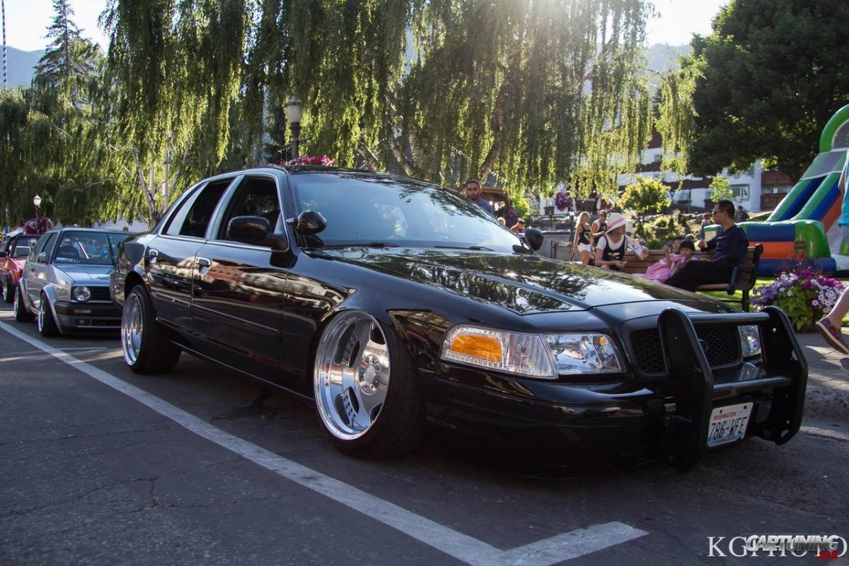 Ford Crown Victoria 2011