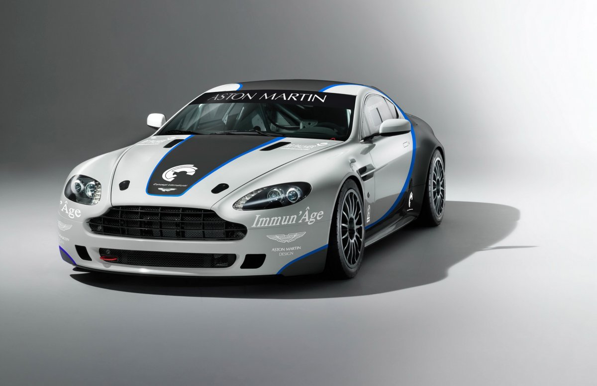 Aston Martin v8 Vantage gt4