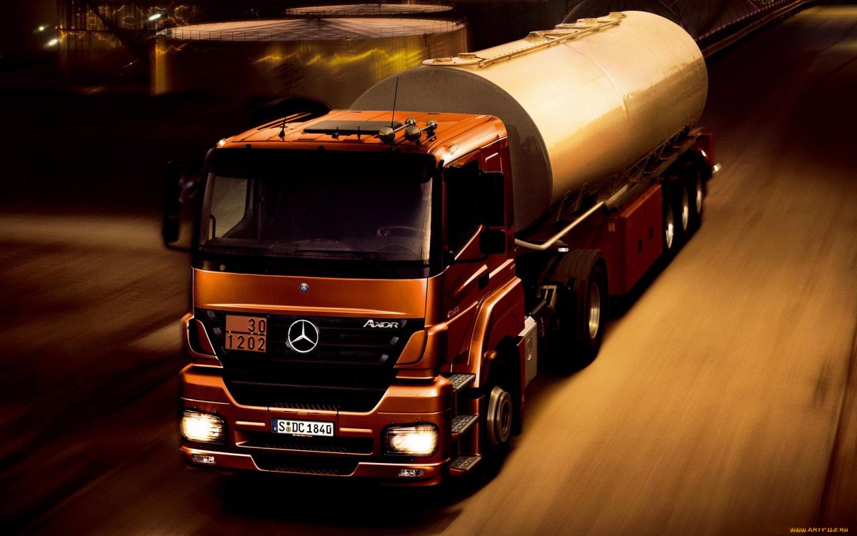 Mercedes Actros бензовоз