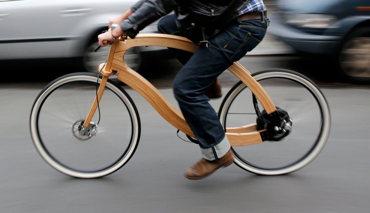 Деревянный велосипед с квадратными колесами