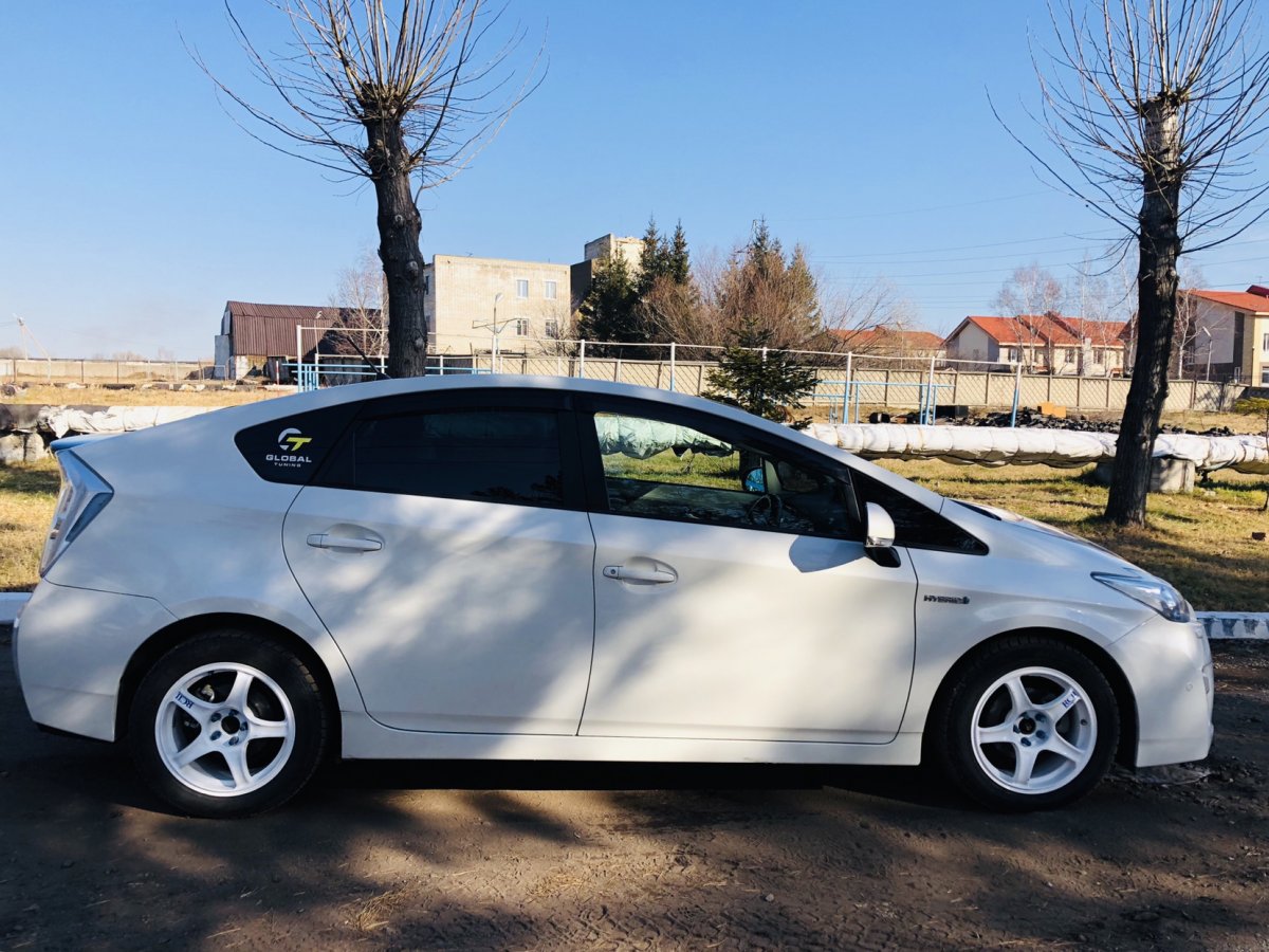 Toyota Prius White