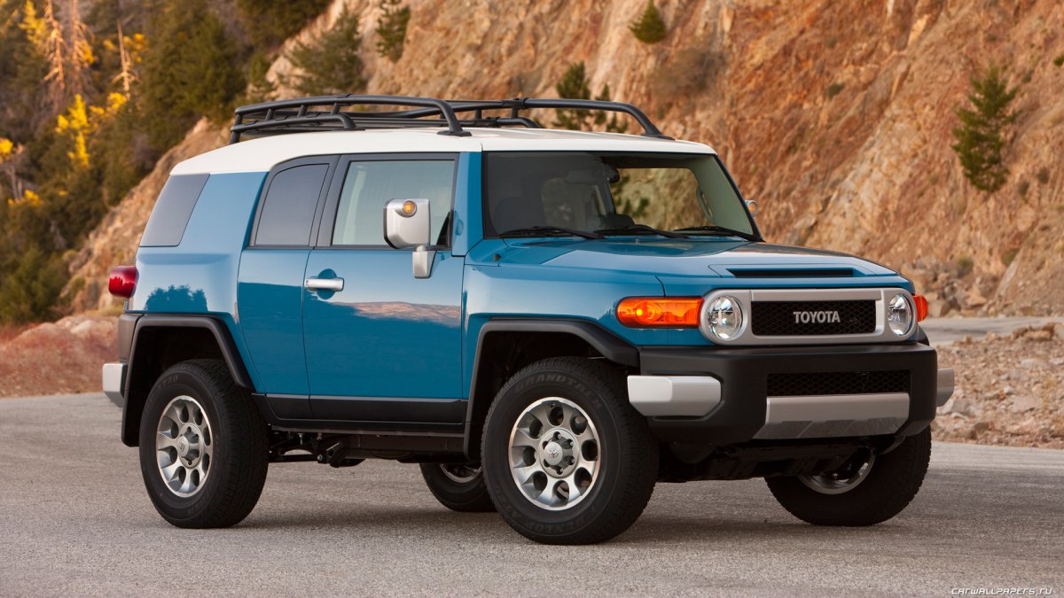 Джип Toyota FJ Cruiser