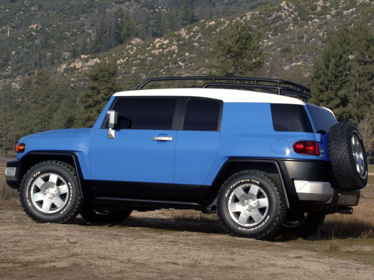 Тойота FJ Cruiser 2016