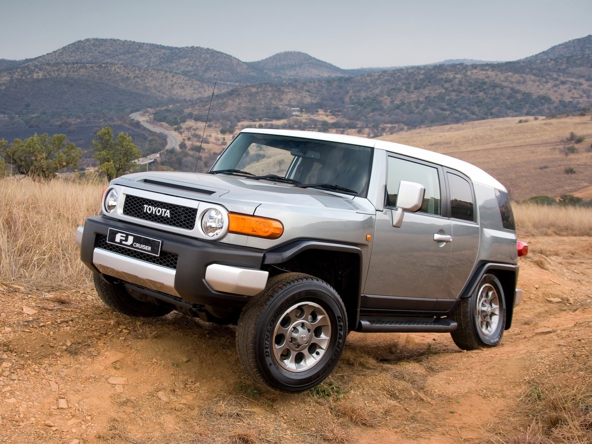 Тойота FJ Cruiser 2013