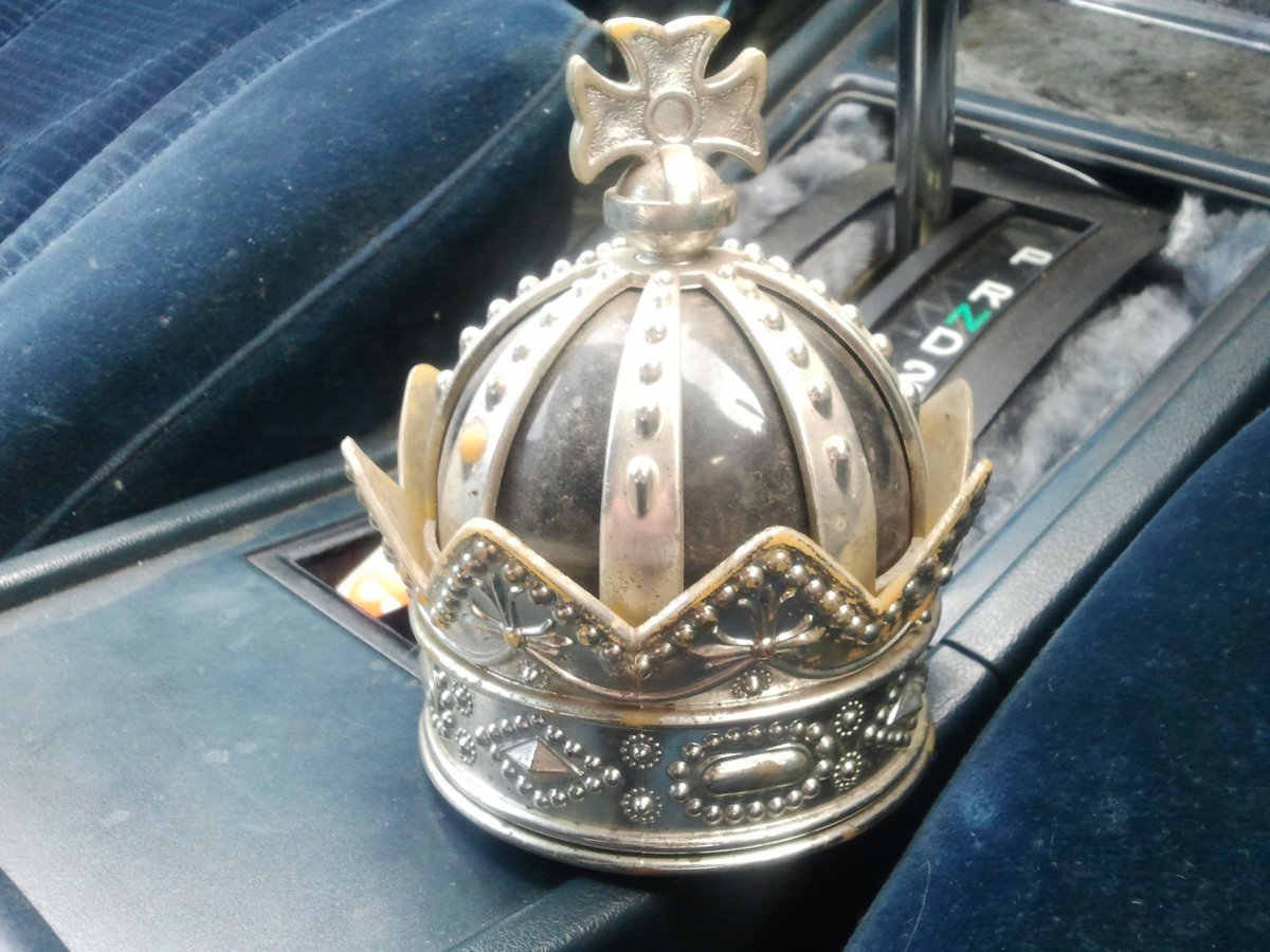 Марка авто с короной