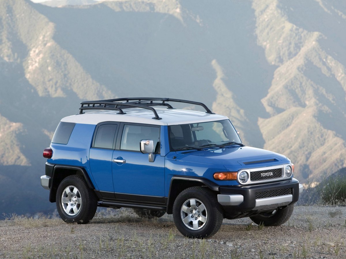 Тойота FJ Cruiser 2016