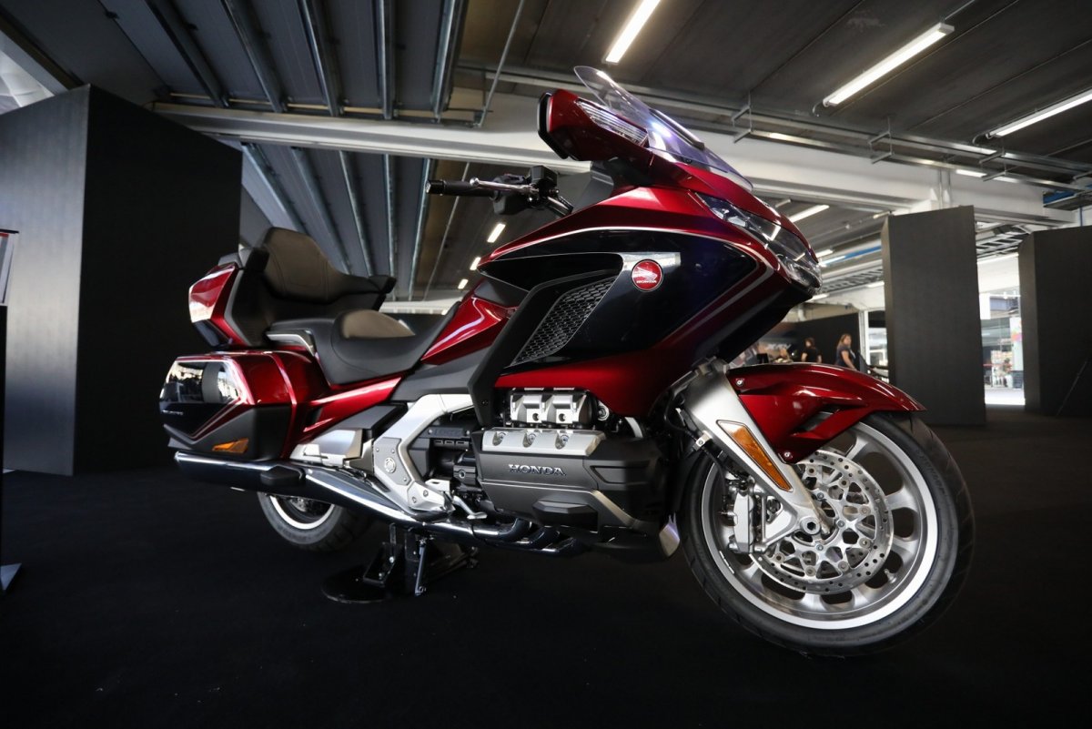 Honda Gold Wing 1800 Red
