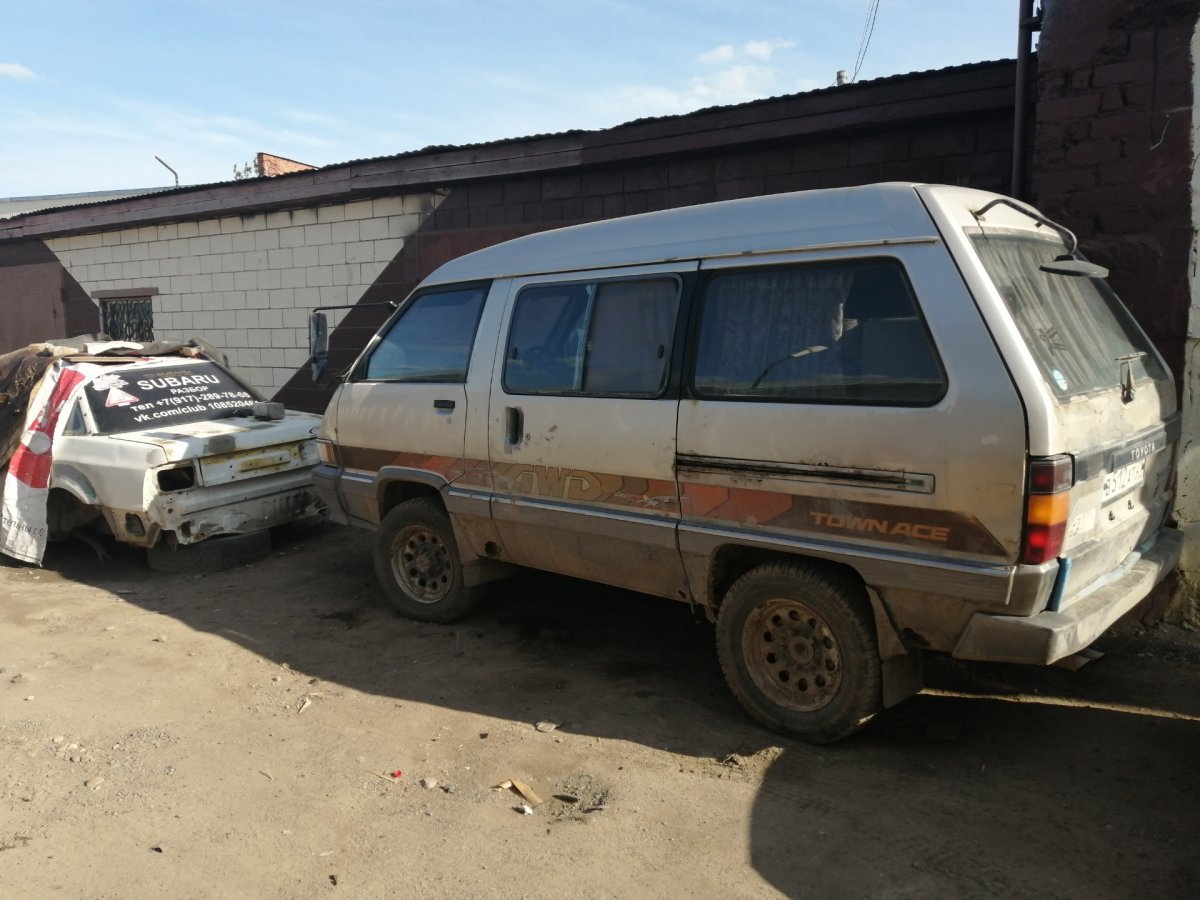 Toyota Town Ace 1989 салон