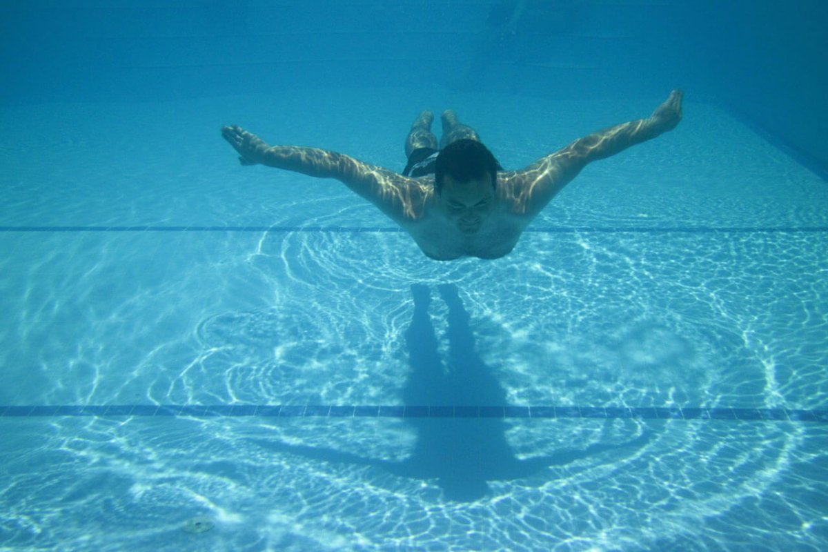 Лето бассейн