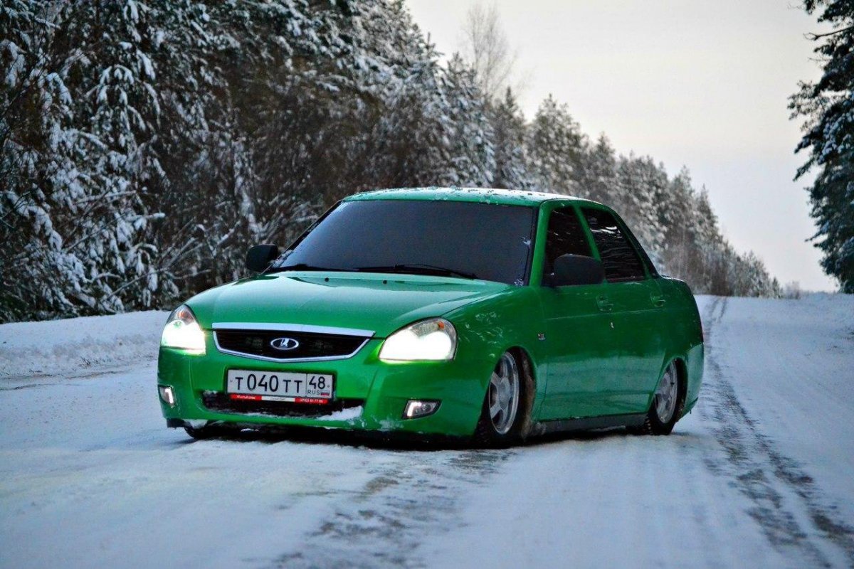 Лада Приора бирюзовая