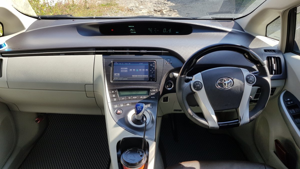 Toyota Prius 30 салон
