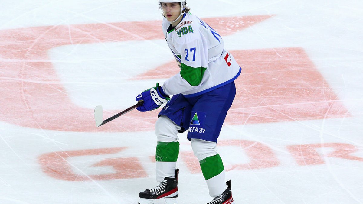 Ярослав Аскаров хоккеист