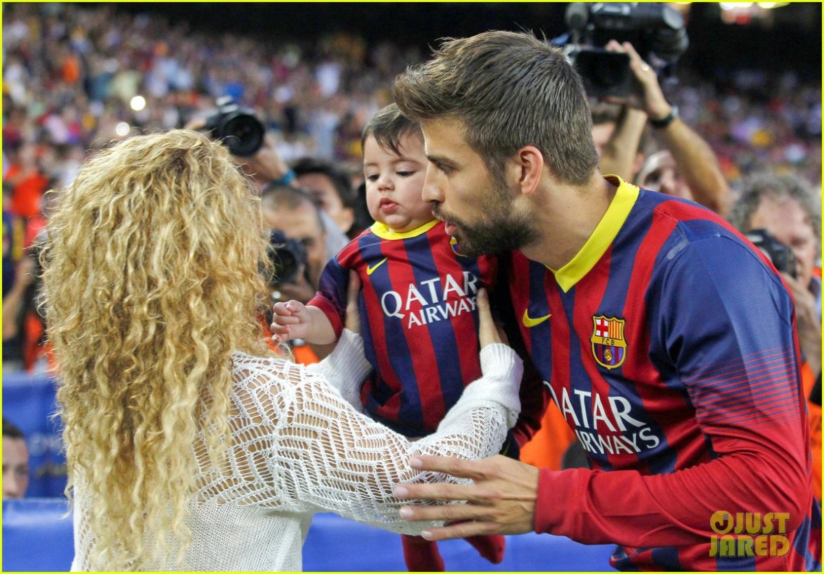 Shakira and Pique age
