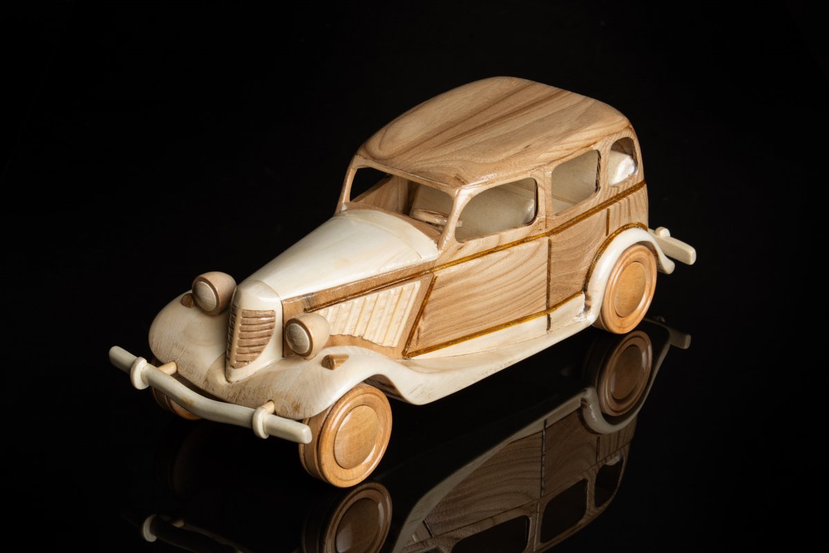Модели машин из дерева