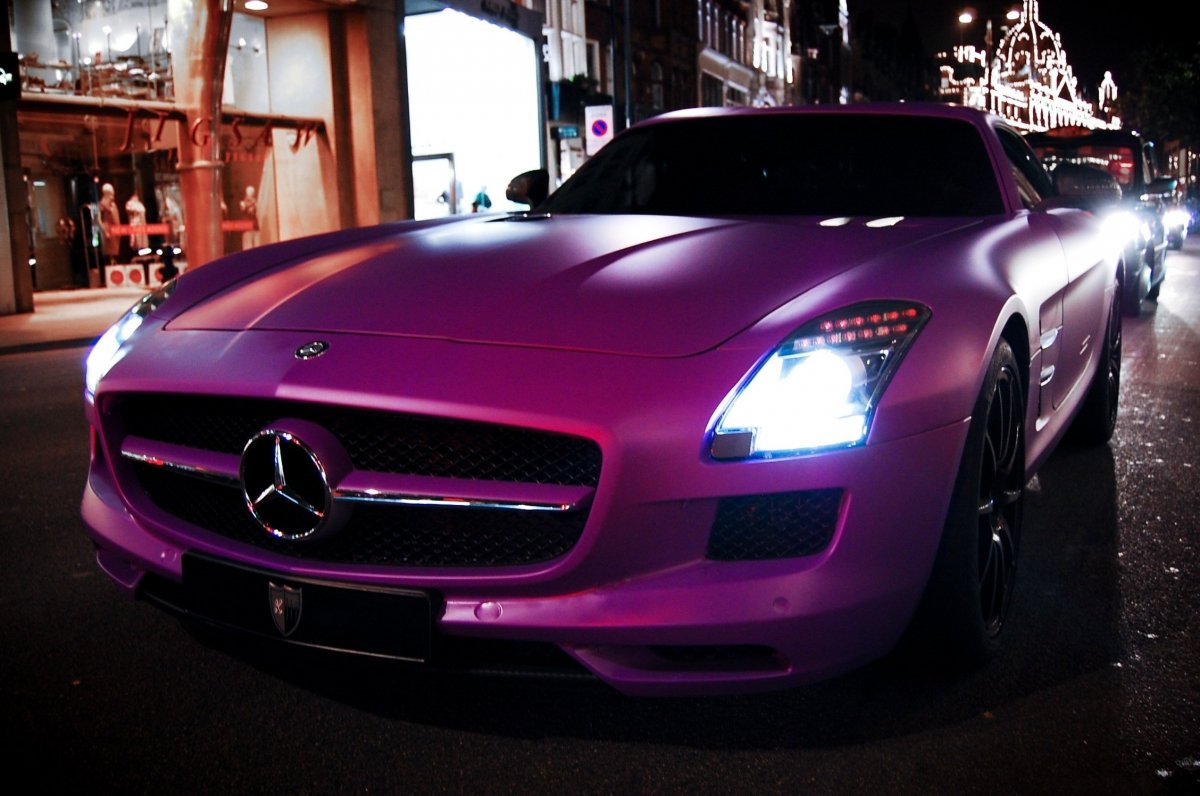Mercedes SLS AMG розовый