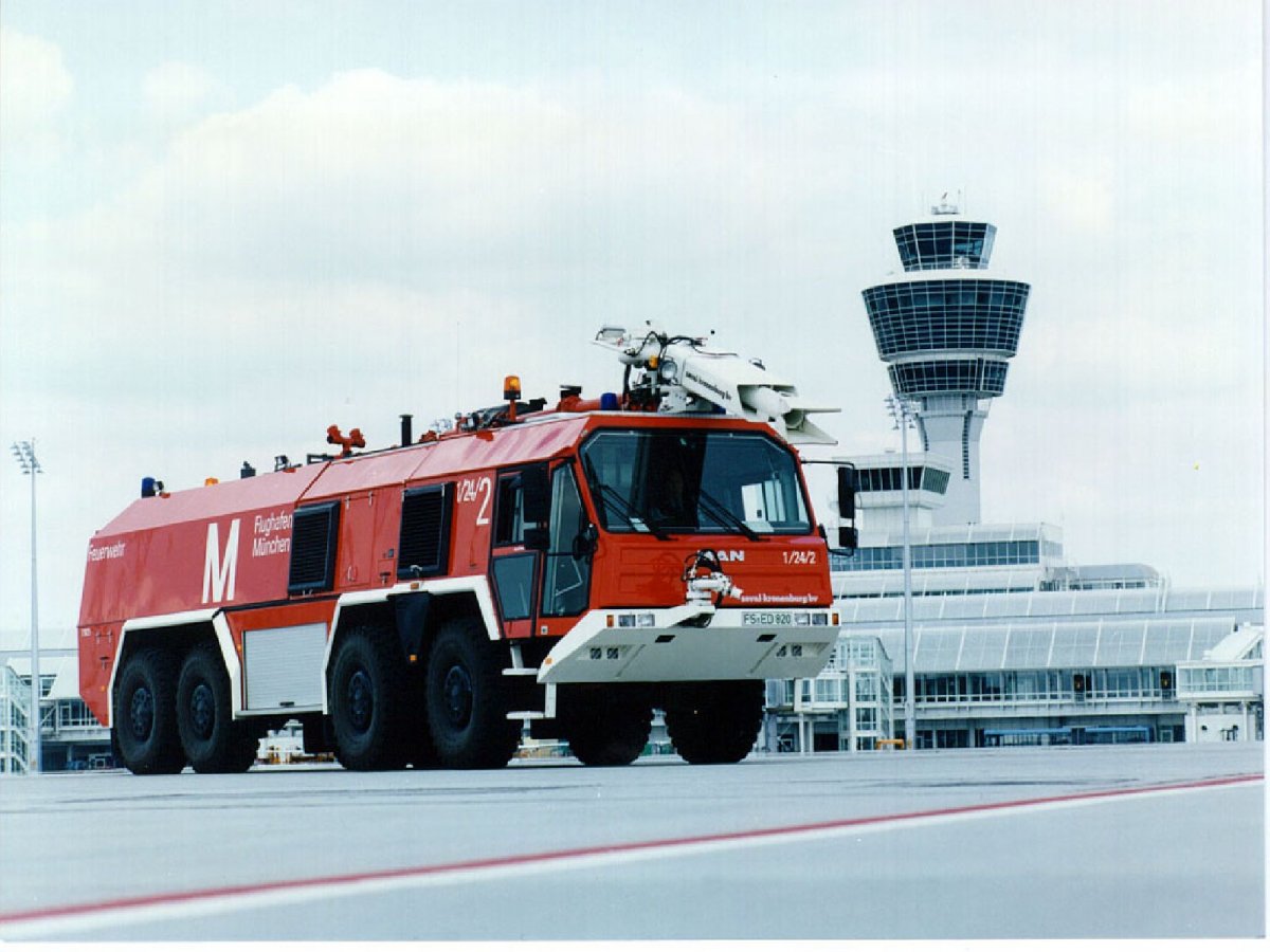 Аэродромная пожарная машина Rosenbauer