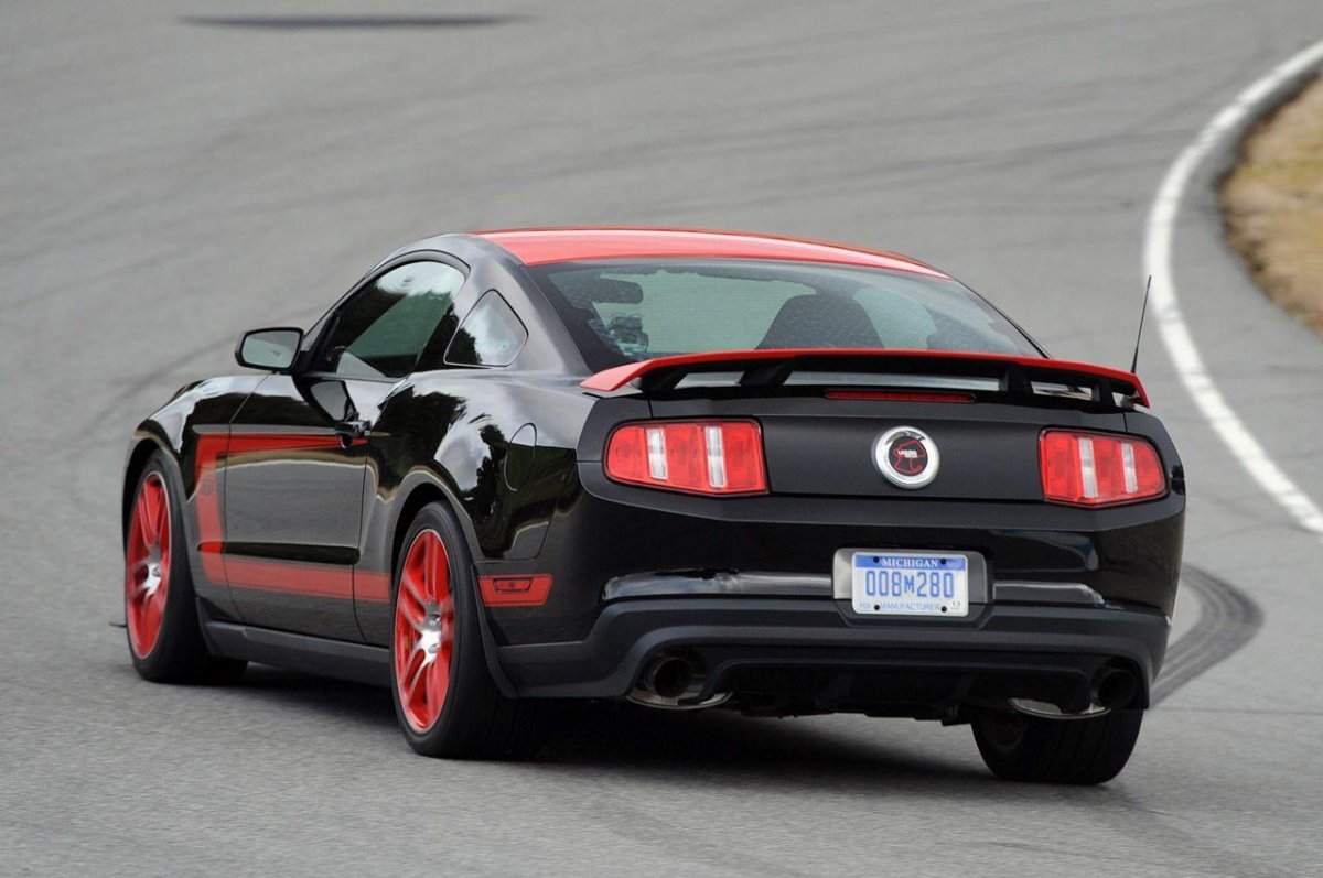 Ford Mustang Boss 302 Laguna Seca