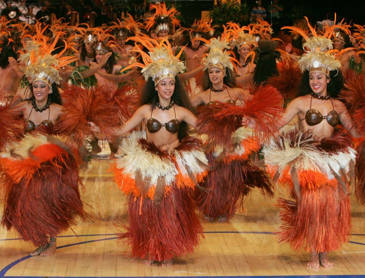 Таити танцы