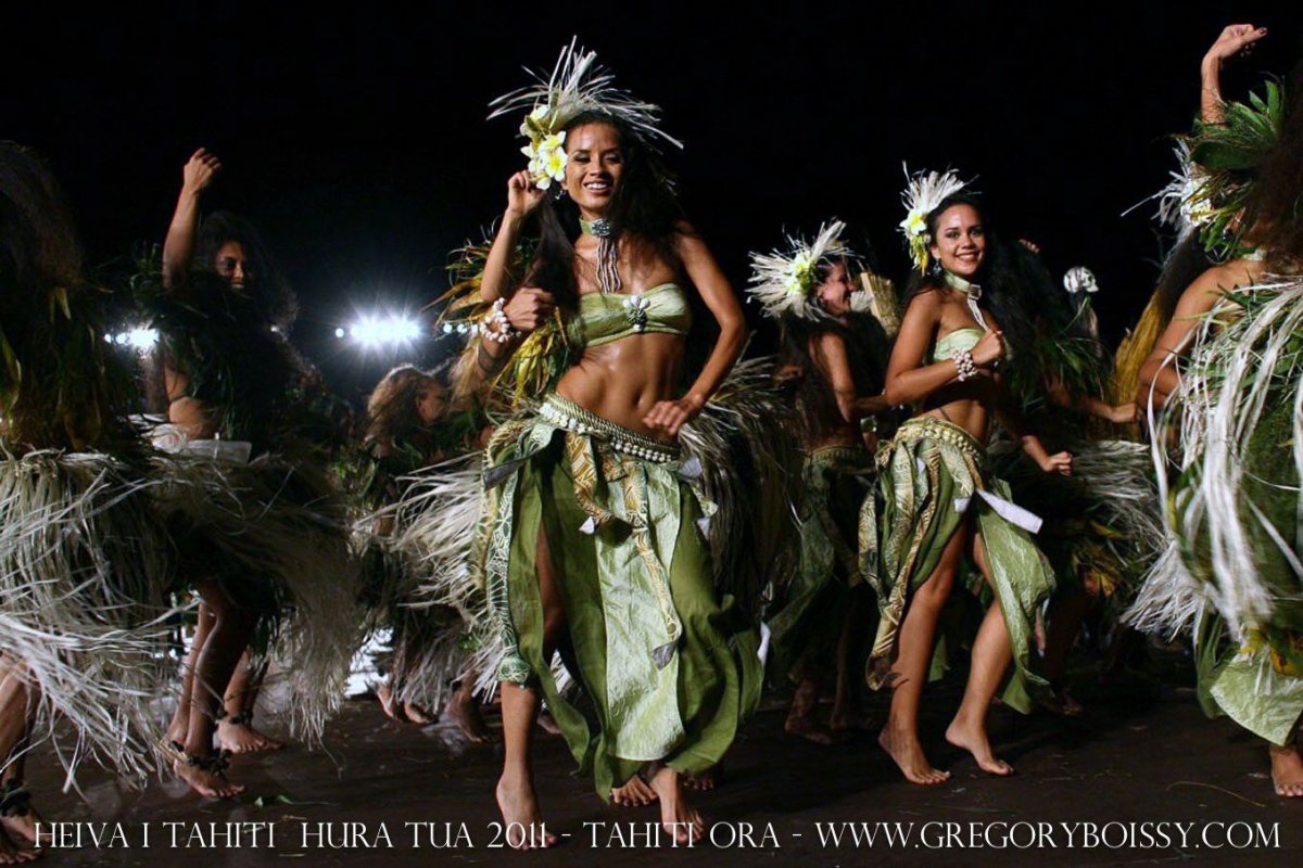 Таити национальный костюм