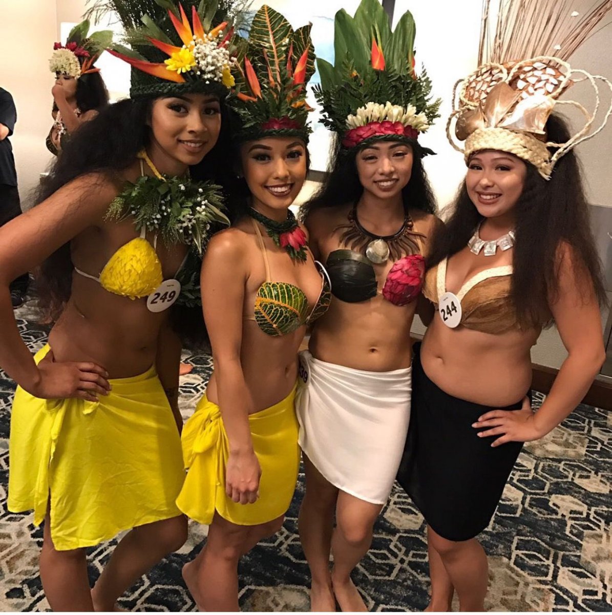 Девушки с острова Таити