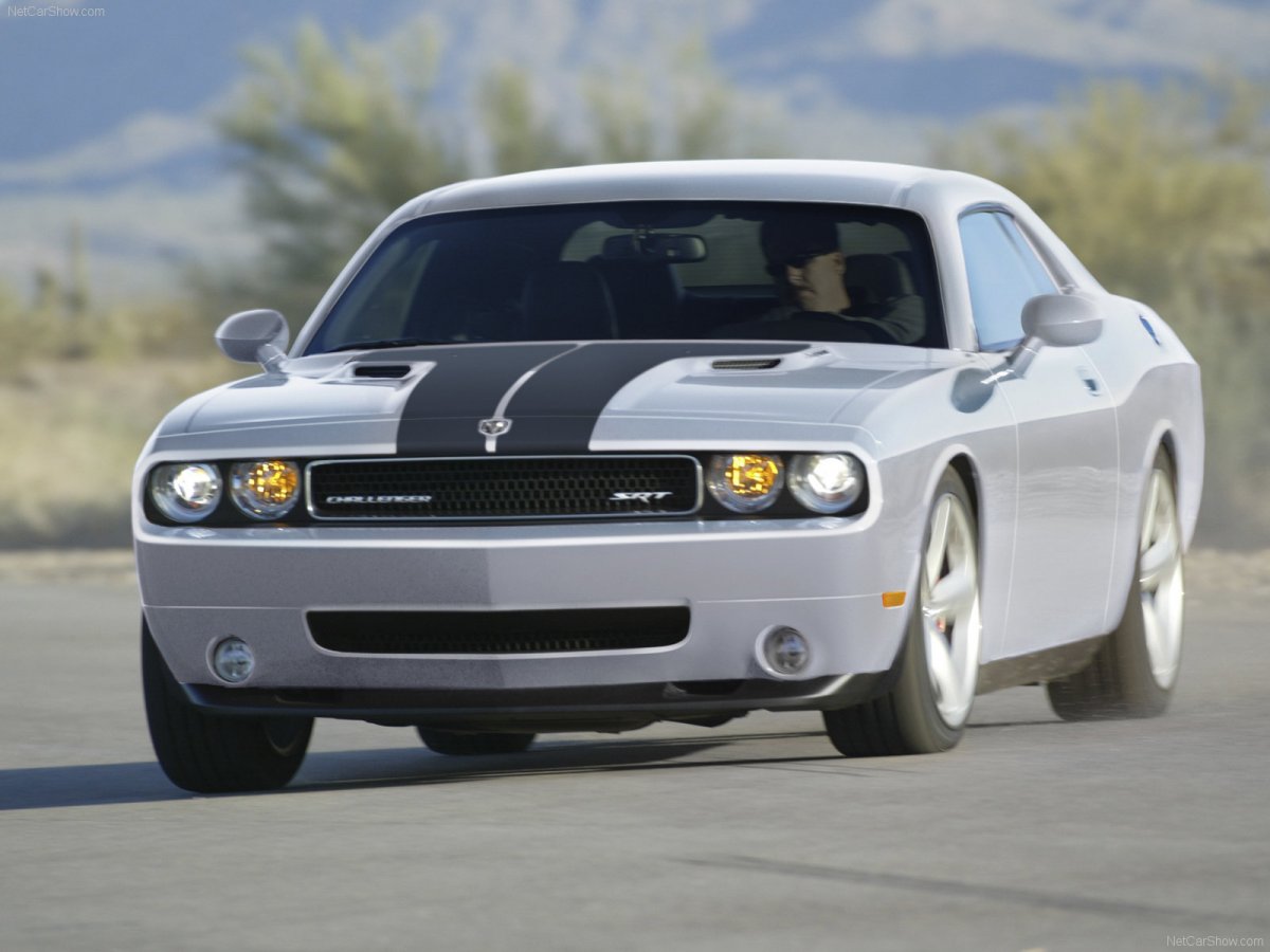 Dodge Challenger srt8 2008