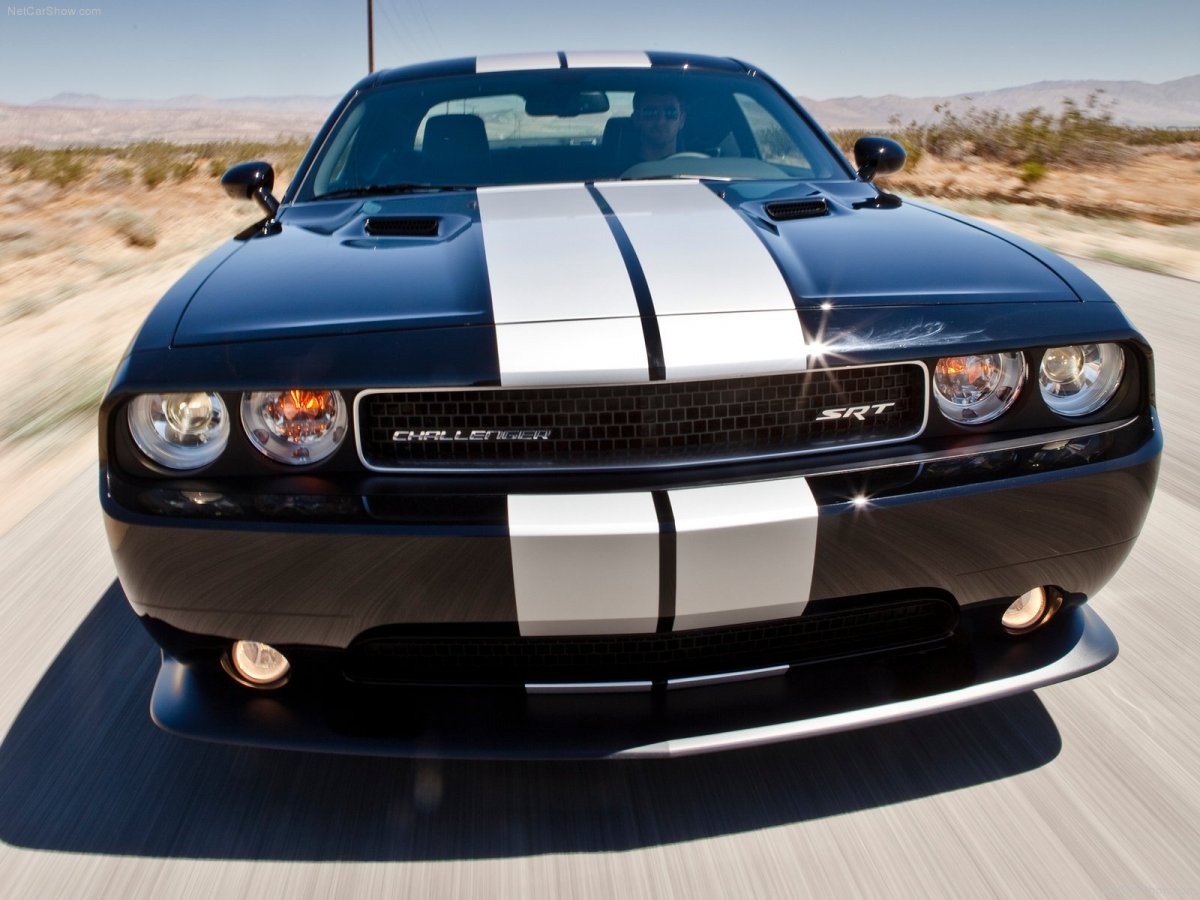 Dodge Challenger srt8 392